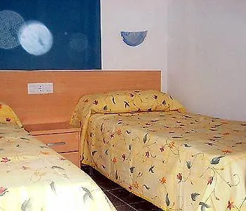 Отель Costa Verde Камбрильс